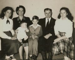 Carl & Emma Mae Froese with Donna, Nathan, David & Gloria.jpg